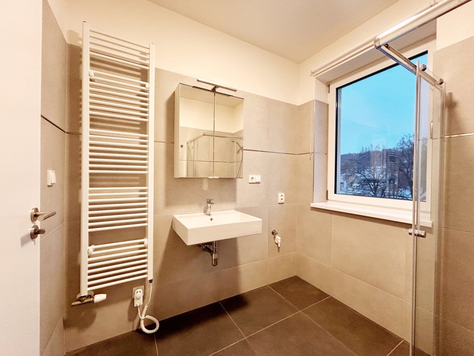 Pronájem bytu 1+kk 34 m², S. K. Neumanna, Kralupy nad Vltavou, Středočeský kraj Pronájem bytu 1+kk 34 m², S. K. Neumanna, Kralupy nad Vltavou, Středočeský kraj