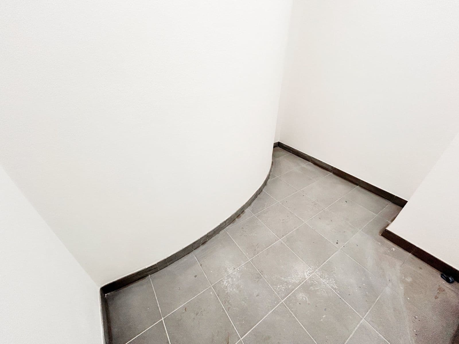 Pronájem bytu 1+kk 34 m², S. K. Neumanna, Kralupy nad Vltavou, Středočeský kraj Pronájem bytu 1+kk 34 m², S. K. Neumanna, Kralupy nad Vltavou, Středočeský kraj