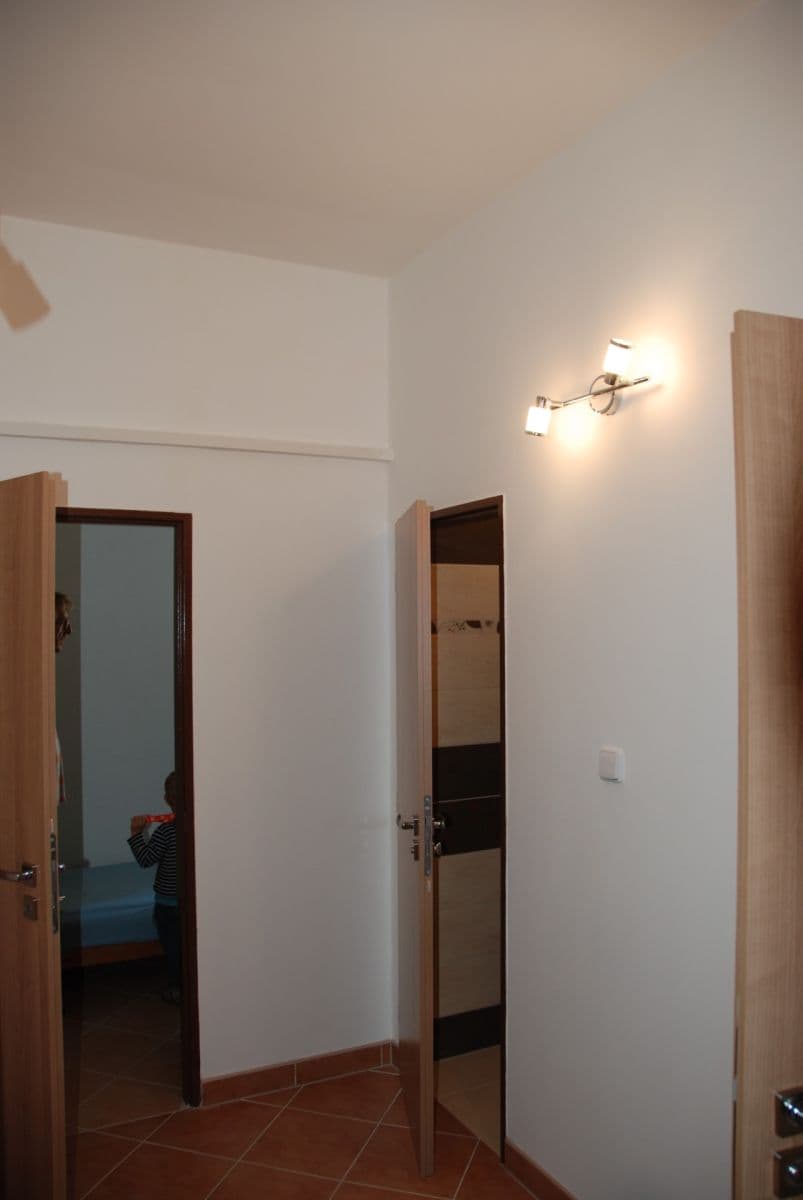 Pronájem bytu 1+1 45 m², Vítězná, Karlovy Vary, Karlovarský kraj Pronájem bytu 1+1 45 m², Vítězná, Karlovy Vary, Karlovarský kraj