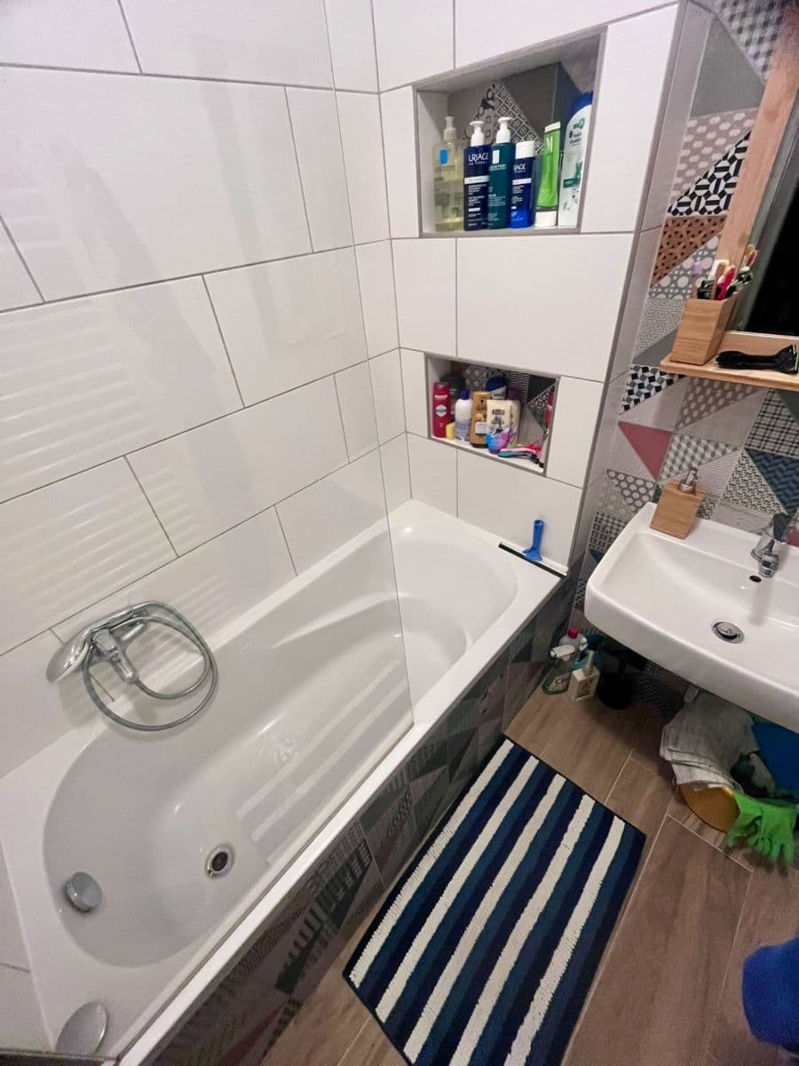 Pronájem bytu 1+kk 20 m², Jugoslávských partyzánů, Praha, Praha Pronájem bytu 1+kk 20 m², Jugoslávských partyzánů, Praha, Praha