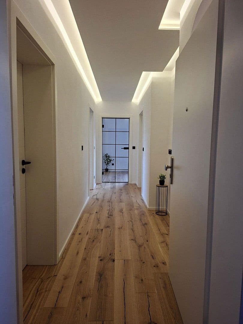 Prodej bytu 3+1 84 m², Tegernheim, Bavorsko Prodej bytu 3+1 84 m², Tegernheim, Bavorsko