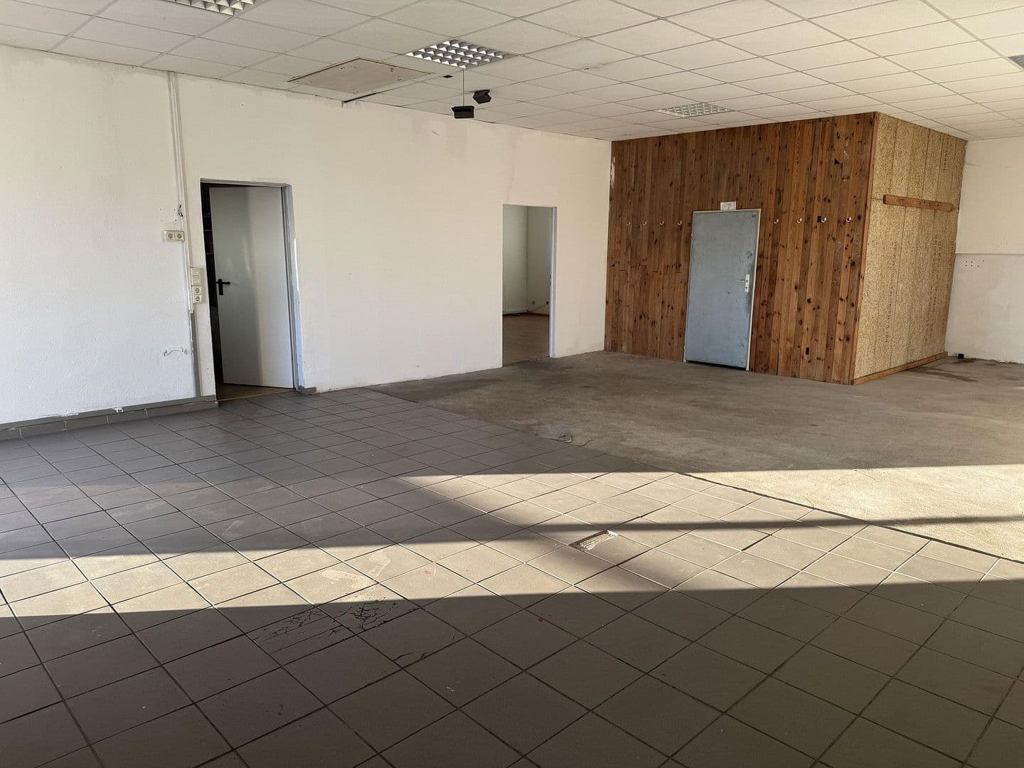 Pronájem nebytového prostoru 130 m², Am Stadtwald 5, Eschenbach i.d.OPf., Bavorsko Pronájem nebytového prostoru 130 m², Am Stadtwald 5, Eschenbach i.d.OPf., Bavorsko
