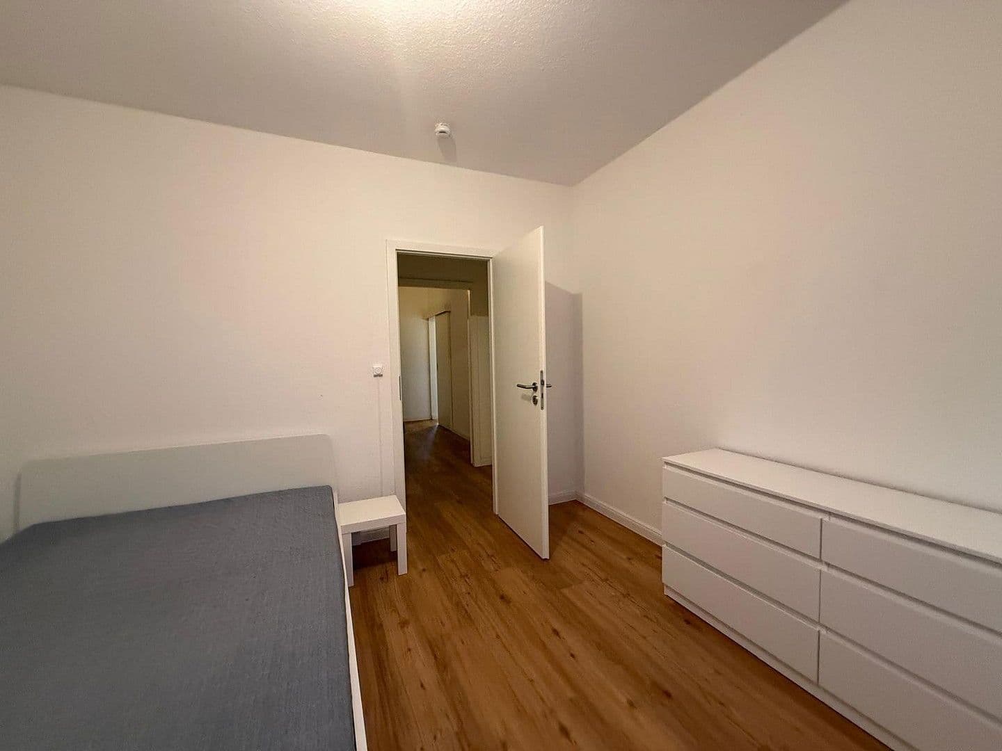 Pronájem bytu 12 m², Dirkower Höhe 31, Rostock, Mecklenburg-Vorpommern Pronájem bytu 12 m², Dirkower Höhe 31, Rostock, Mecklenburg-Vorpommern