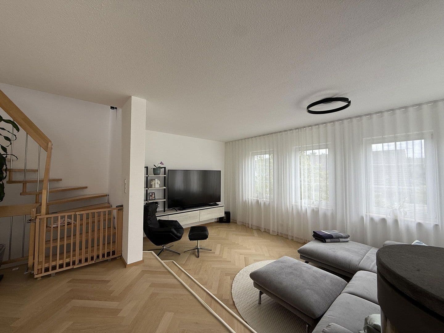 Prodej domu 187 m², pozemek 287 m², Bergweg 92, Aidlingen, Bádensko-Württembersko Prodej domu 187 m², pozemek 287 m², Bergweg 92, Aidlingen, Bádensko-Württembersko