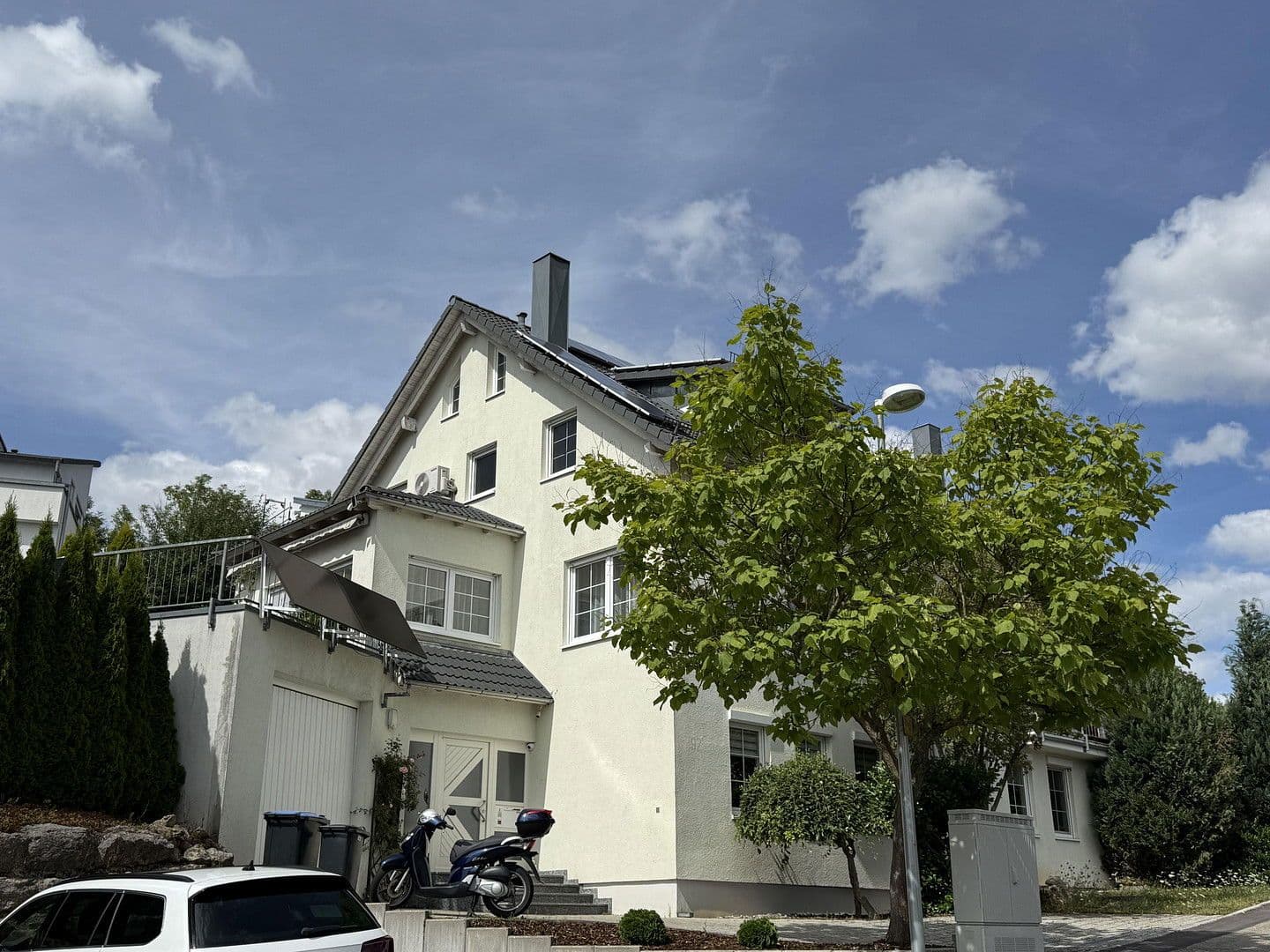 Prodej domu 187 m², pozemek 287 m², Bergweg 92, Aidlingen, Bádensko-Württembersko Prodej domu 187 m², pozemek 287 m², Bergweg 92, Aidlingen, Bádensko-Württembersko