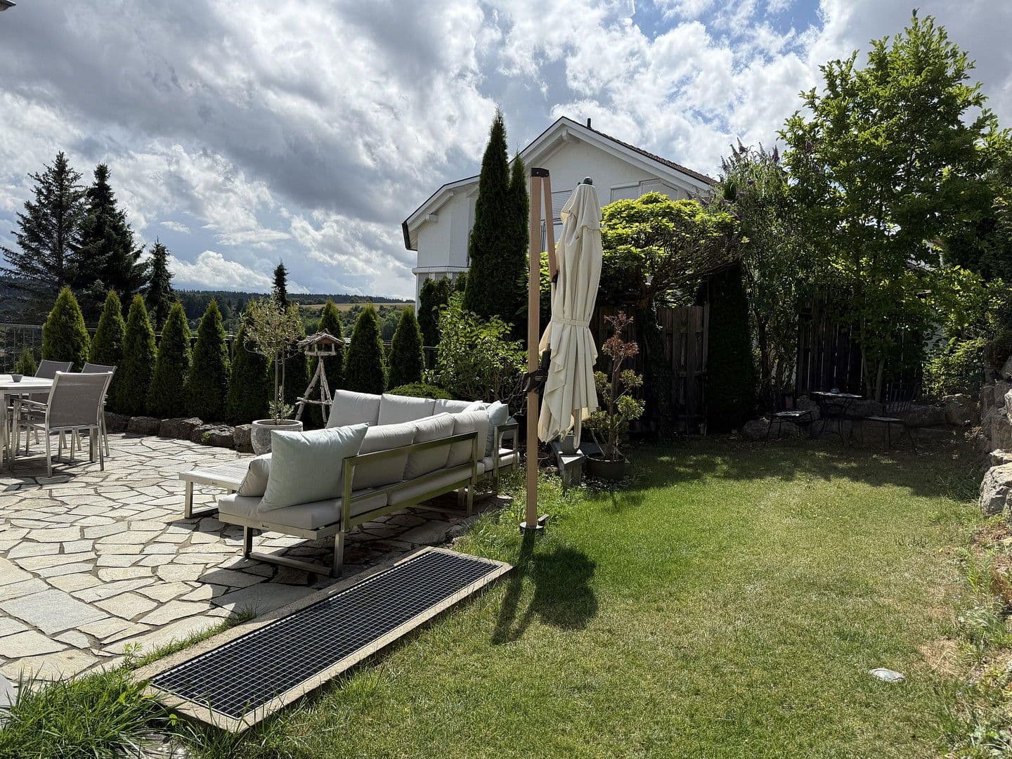 Prodej domu 187 m², pozemek 287 m², Bergweg 92, Aidlingen, Bádensko-Württembersko Prodej domu 187 m², pozemek 287 m², Bergweg 92, Aidlingen, Bádensko-Württembersko