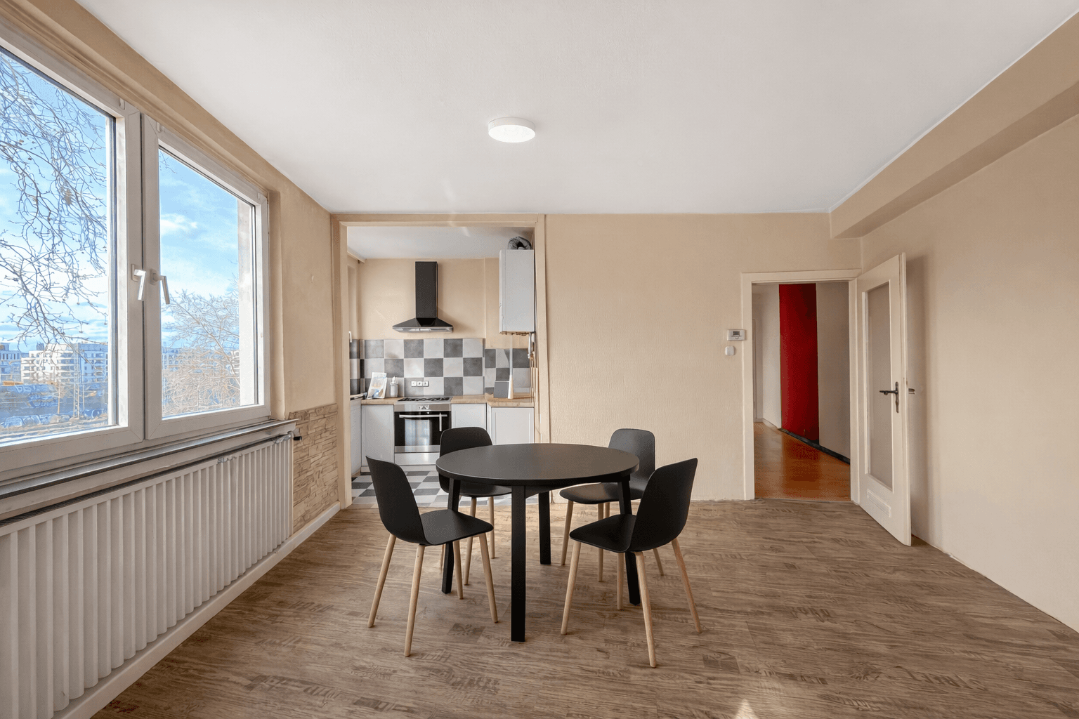 Pronájem bytu 4+1 90 m², Mülheimer Straße, Düsseldorf, Severní Porýní-Vestfálsko Pronájem bytu 4+1 90 m², Mülheimer Straße, Düsseldorf, Severní Porýní-Vestfálsko