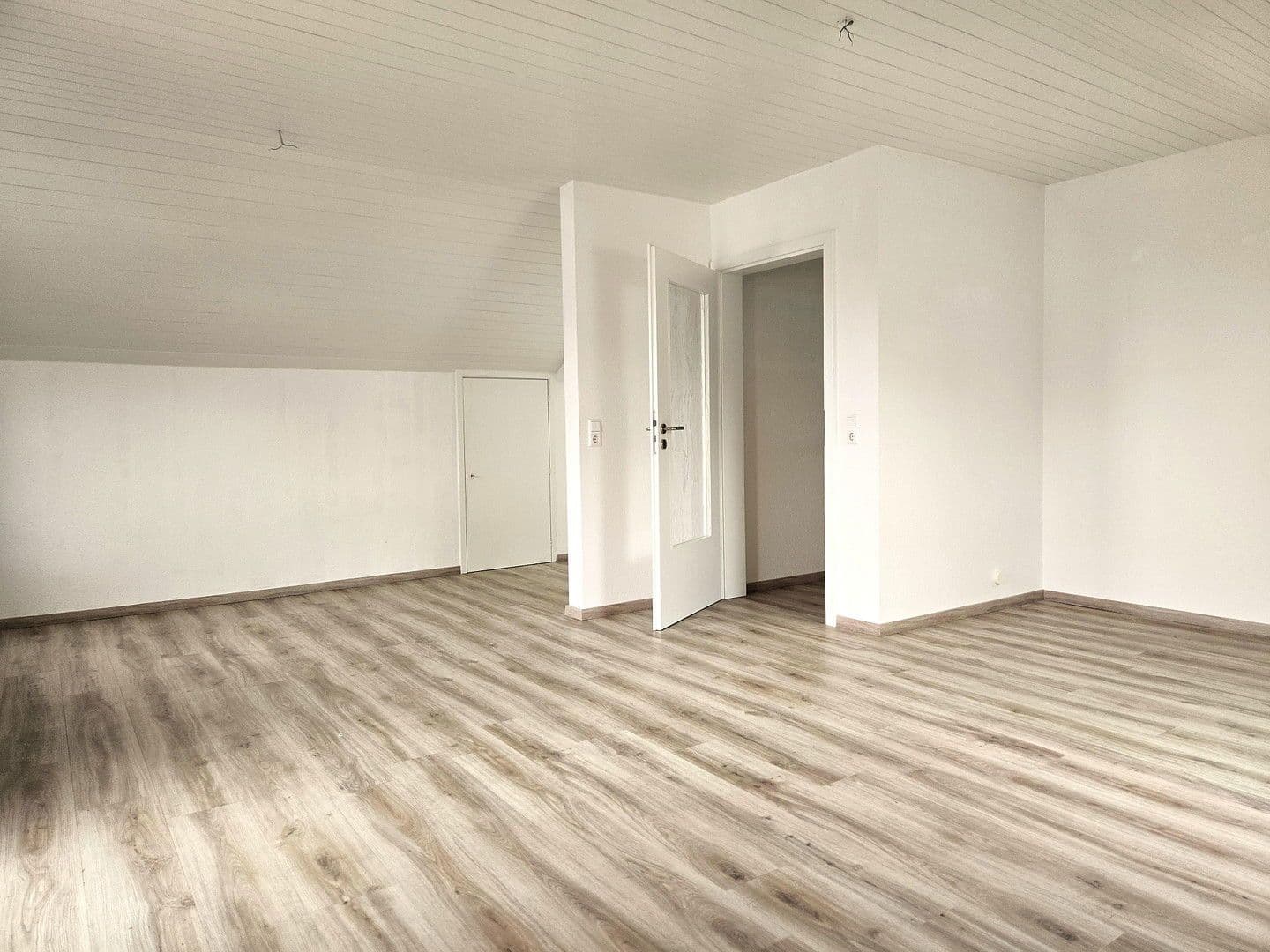 Pronájem bytu 2+1 52 m², Schubertstr. 7, Östringen, Bádensko-Württembersko Pronájem bytu 2+1 52 m², Schubertstr. 7, Östringen, Bádensko-Württembersko