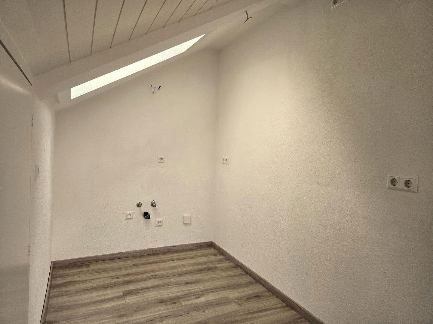 Pronájem bytu 2+1 52 m², Schubertstr. 7, Östringen, Bádensko-Württembersko Pronájem bytu 2+1 52 m², Schubertstr. 7, Östringen, Bádensko-Württembersko