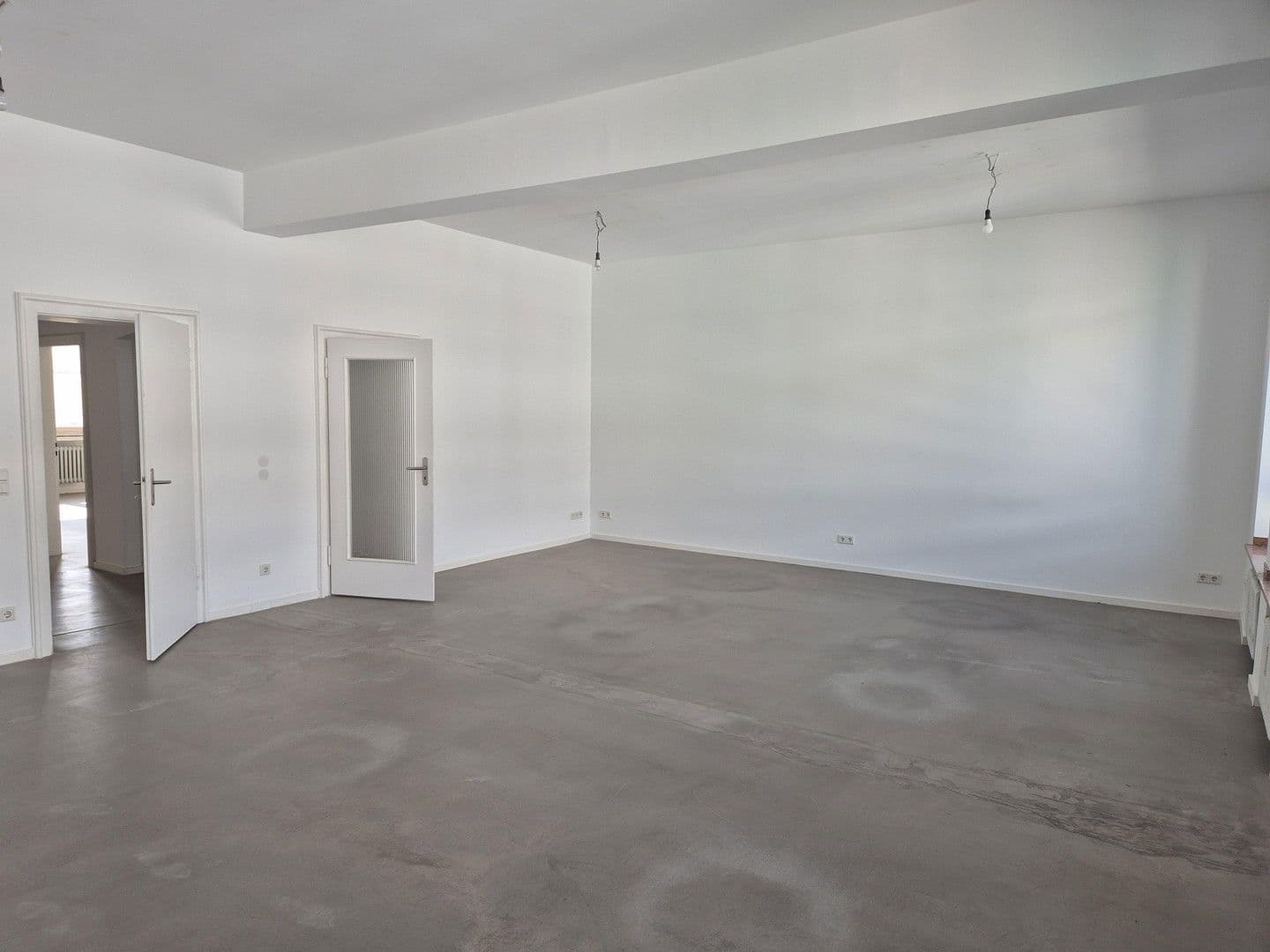 Pronájem kanceláře 600 m², Düsseldorf, Severní Porýní-Vestfálsko Pronájem kanceláře 600 m², Düsseldorf, Severní Porýní-Vestfálsko