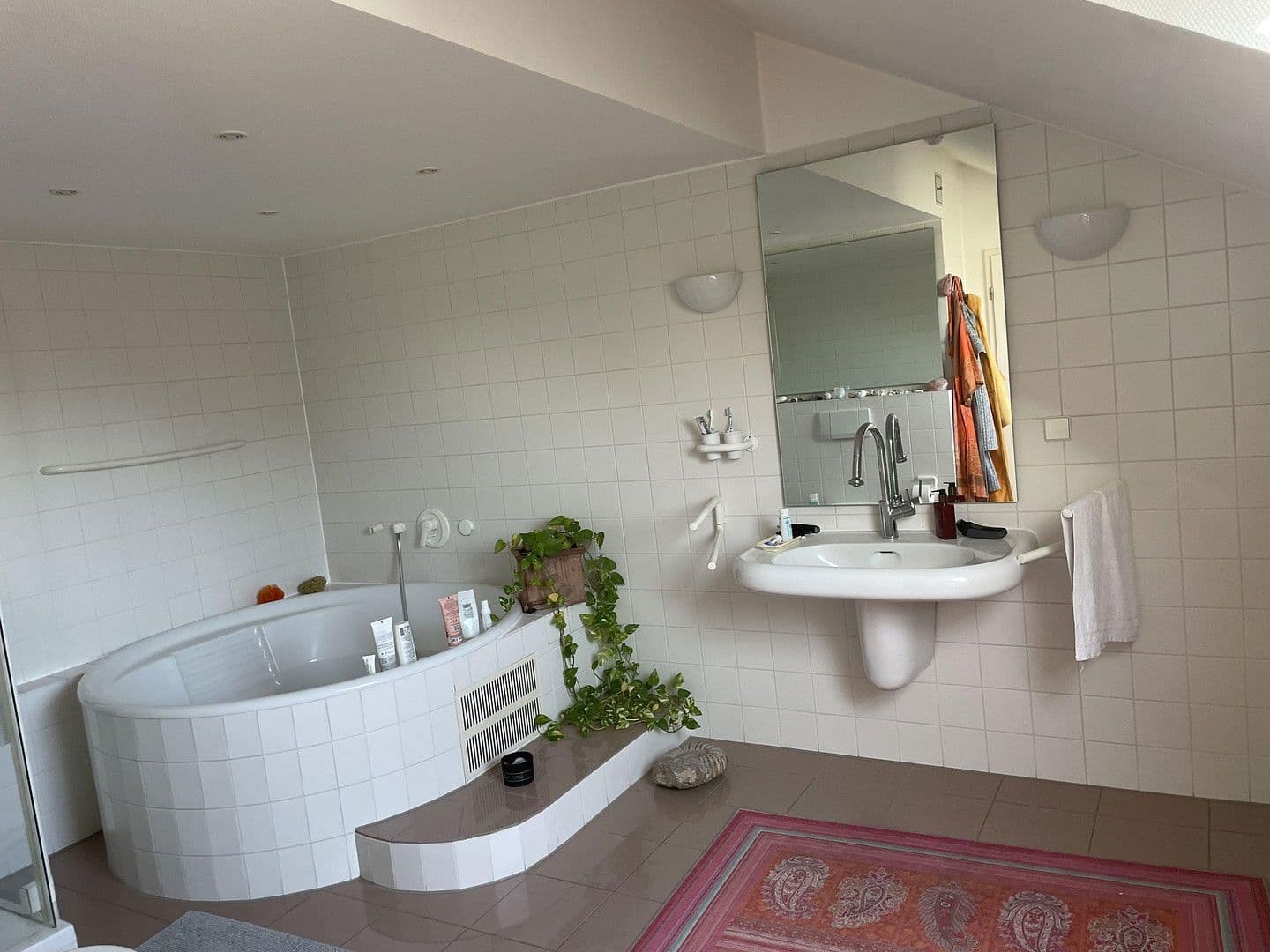 Pronájem domu 210 m², pozemek 500 m², Isernhagen, Dolní Sasko Pronájem domu 210 m², pozemek 500 m², Isernhagen, Dolní Sasko