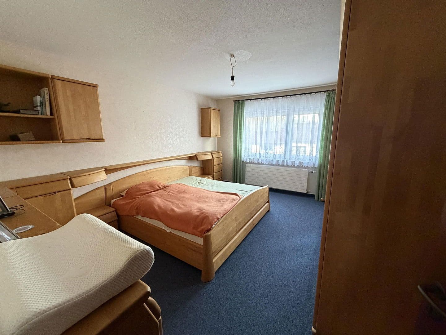 Prodej domu 170 m², pozemek 1.110 m², Weilrod, Hessen Prodej domu 170 m², pozemek 1.110 m², Weilrod, Hessen