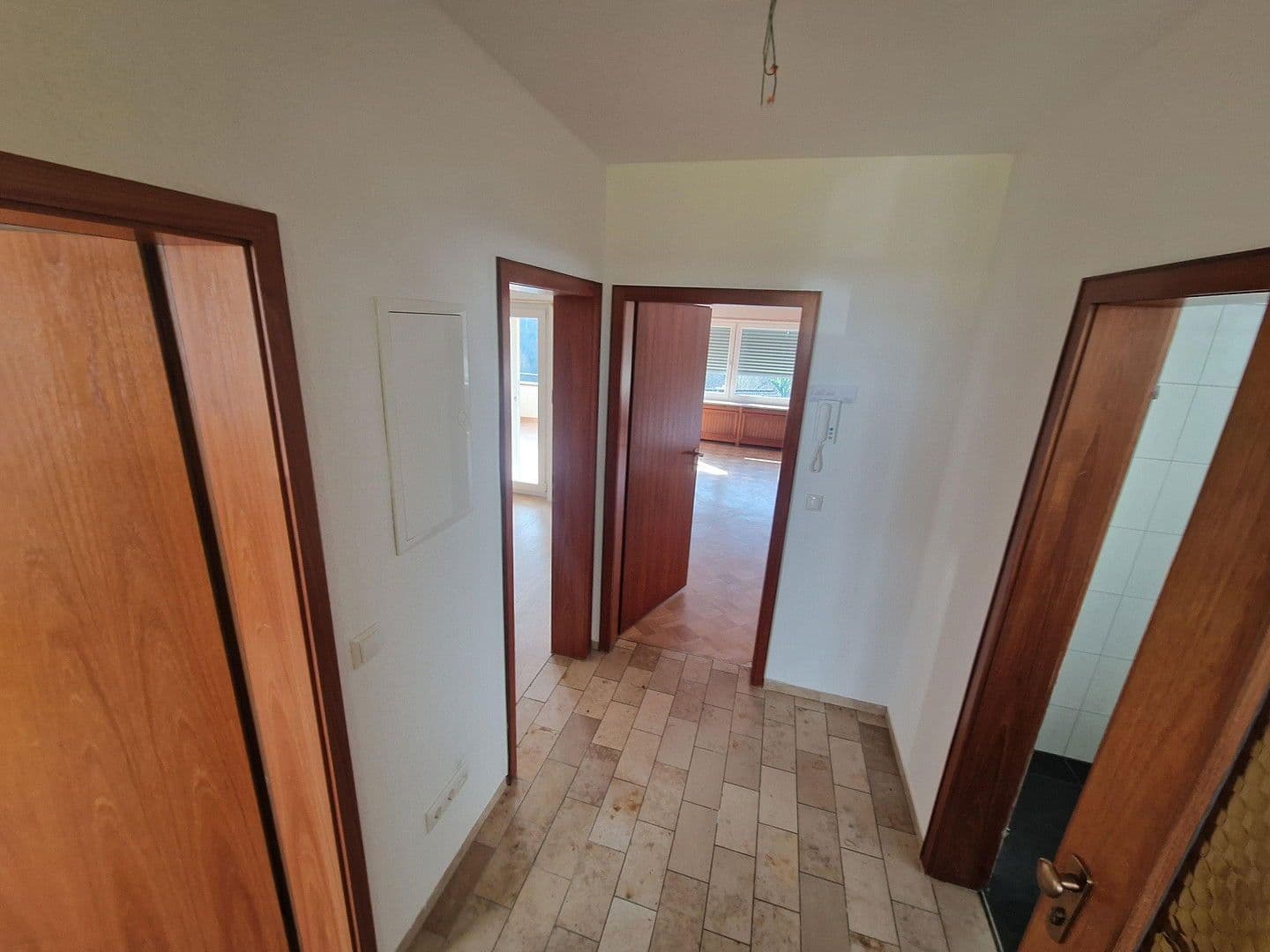 Pronájem bytu 3+1 73 m², Neckarsteinach, Hessen Pronájem bytu 3+1 73 m², Neckarsteinach, Hessen