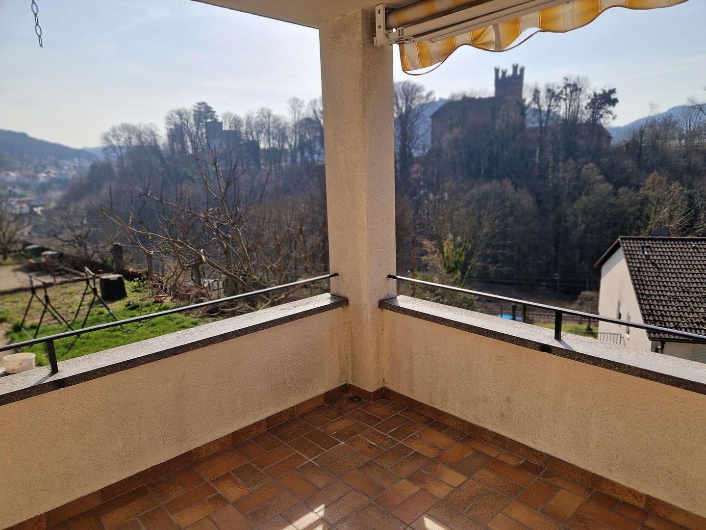 Pronájem bytu 3+1 73 m², Neckarsteinach, Hessen Pronájem bytu 3+1 73 m², Neckarsteinach, Hessen