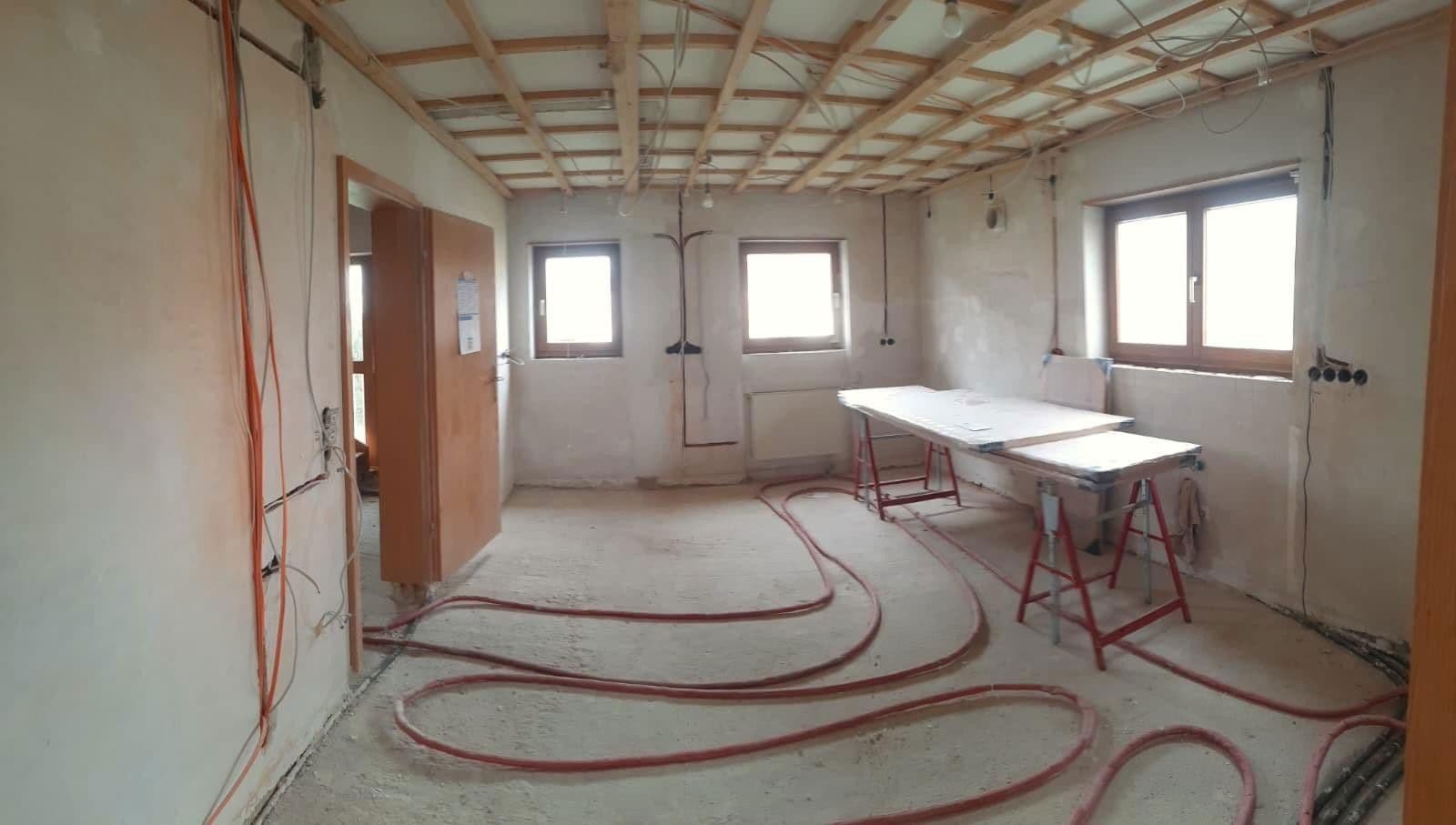 Prodej domu 160 m², pozemek 895 m², Wiesenstraße 15, Eschelbronn, Bádensko-Württembersko Prodej domu 160 m², pozemek 895 m², Wiesenstraße 15, Eschelbronn, Bádensko-Württembersko