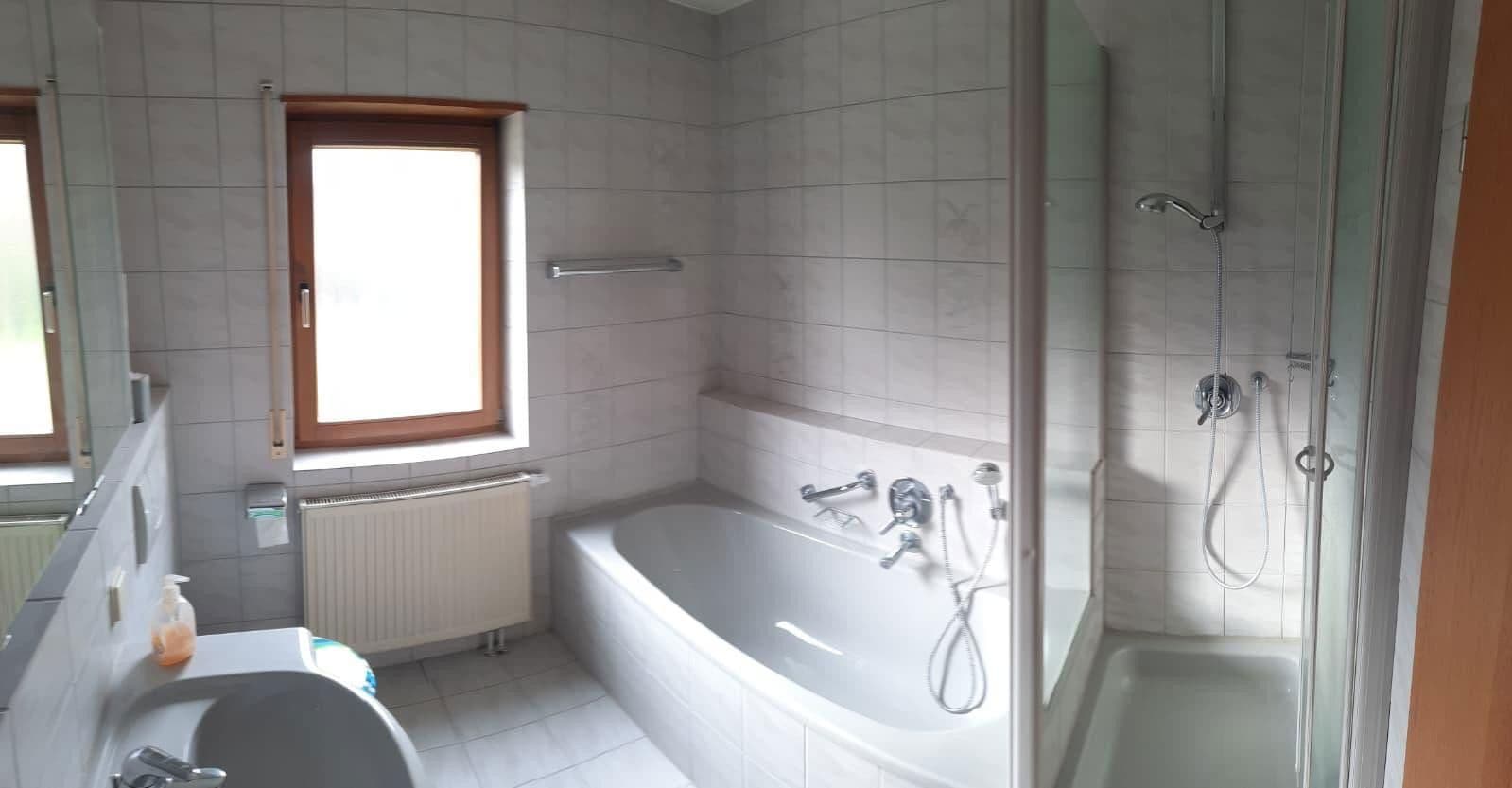 Prodej domu 160 m², pozemek 895 m², Wiesenstraße 15, Eschelbronn, Bádensko-Württembersko Prodej domu 160 m², pozemek 895 m², Wiesenstraße 15, Eschelbronn, Bádensko-Württembersko