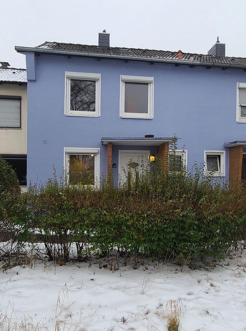 Prodej domu 86 m², pozemek 134 m², Eulenpfad 48, Celle, Dolní Sasko Prodej domu 86 m², pozemek 134 m², Eulenpfad 48, Celle, Dolní Sasko