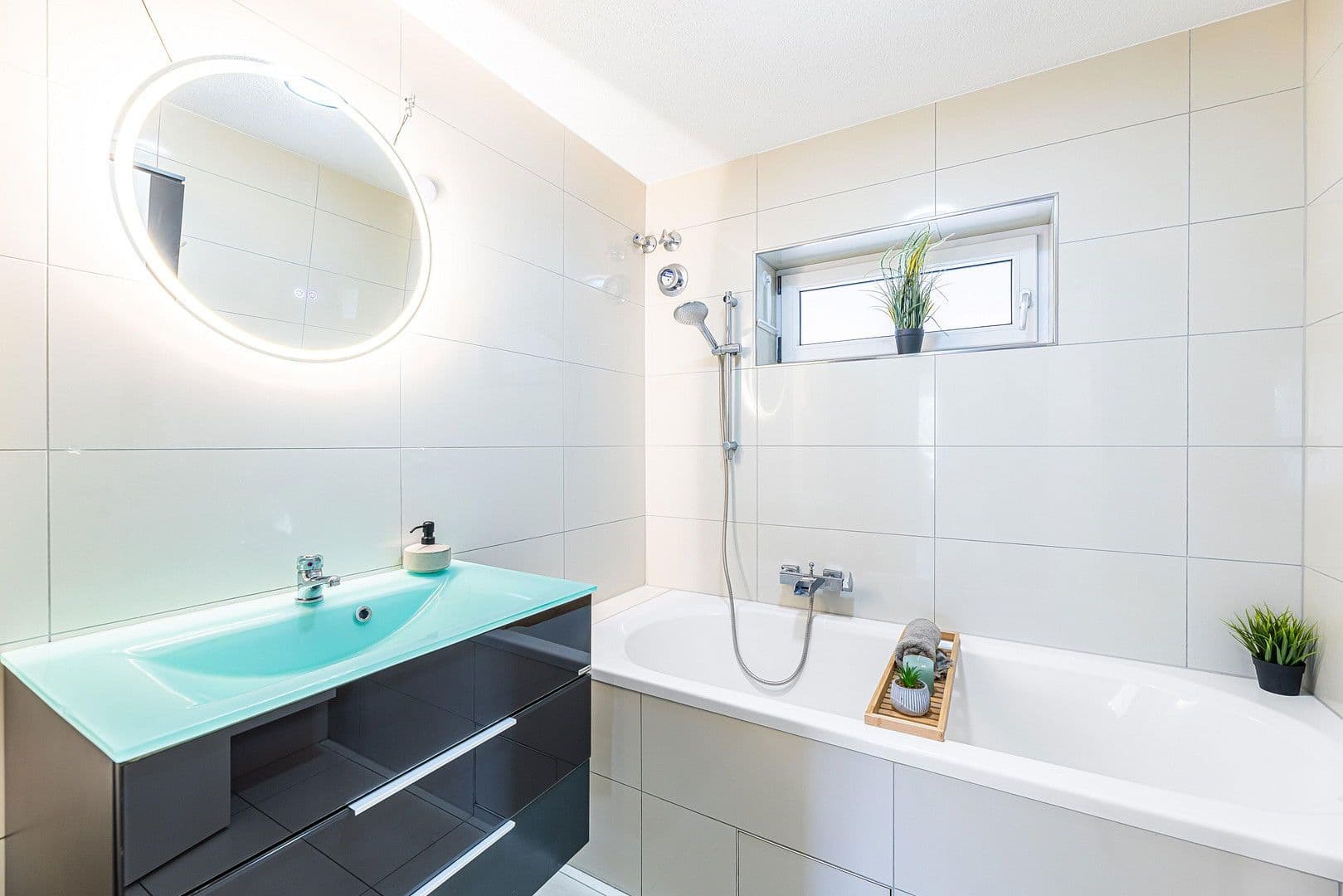 Prodej bytu 4+1 97 m², Allerseeweg 14, Höchberg, Bavorsko Prodej bytu 4+1 97 m², Allerseeweg 14, Höchberg, Bavorsko