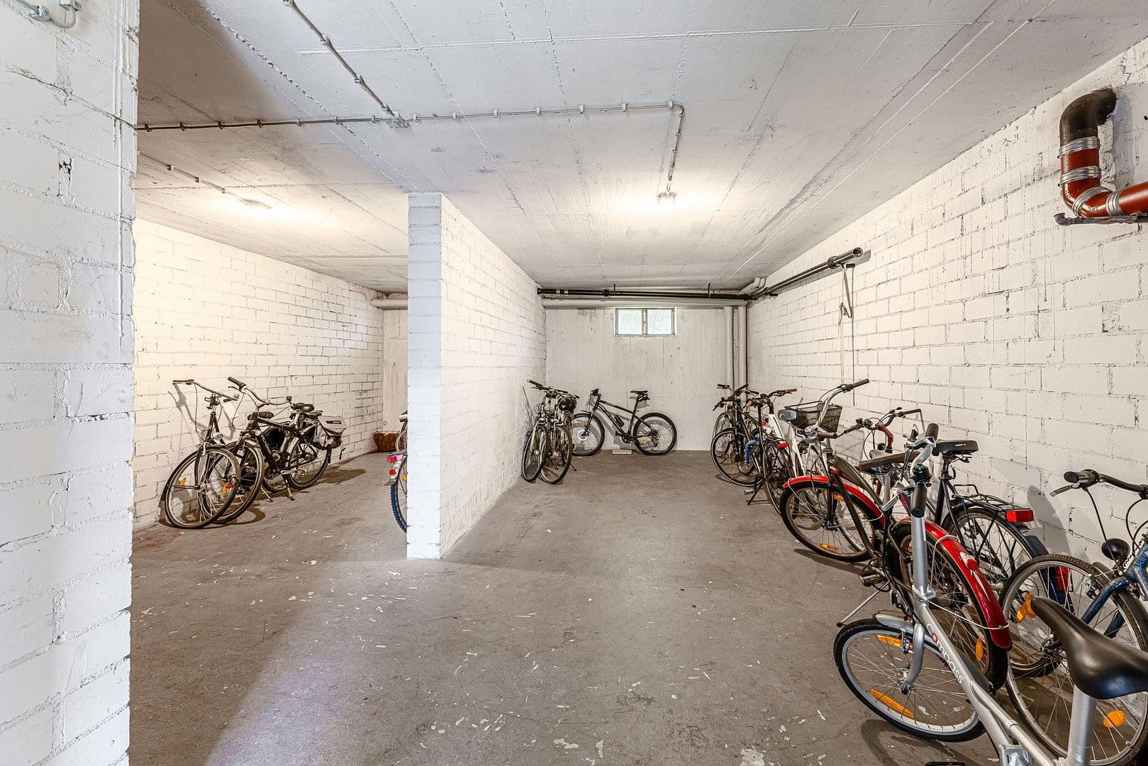 Prodej bytu 4+1 97 m², Allerseeweg 14, Höchberg, Bavorsko Prodej bytu 4+1 97 m², Allerseeweg 14, Höchberg, Bavorsko