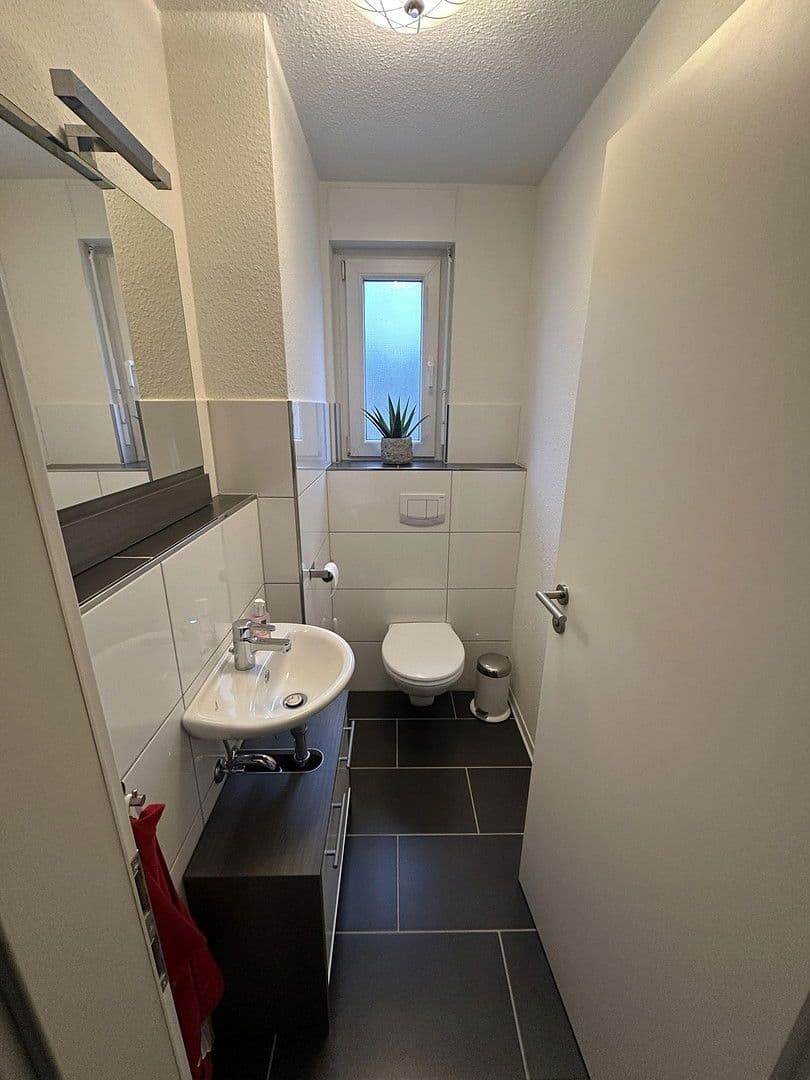 Prodej domu 195 m², pozemek 380 m², Pfinztal, Bádensko-Württembersko Prodej domu 195 m², pozemek 380 m², Pfinztal, Bádensko-Württembersko