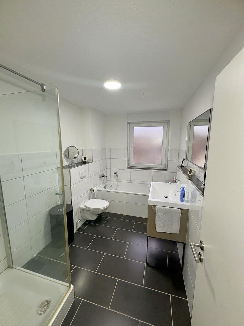 Prodej domu 195 m², pozemek 380 m², Pfinztal, Bádensko-Württembersko Prodej domu 195 m², pozemek 380 m², Pfinztal, Bádensko-Württembersko