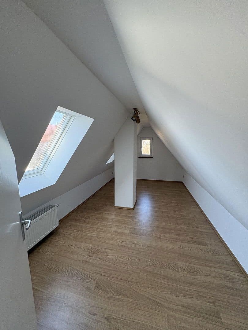 Pronájem domu 175 m², pozemek 500 m², Gundelsheim, Bavorsko Pronájem domu 175 m², pozemek 500 m², Gundelsheim, Bavorsko