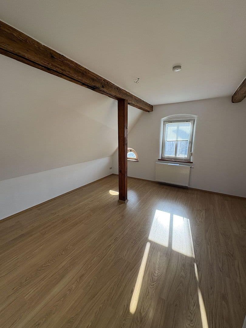 Pronájem domu 175 m², pozemek 500 m², Gundelsheim, Bavorsko Pronájem domu 175 m², pozemek 500 m², Gundelsheim, Bavorsko