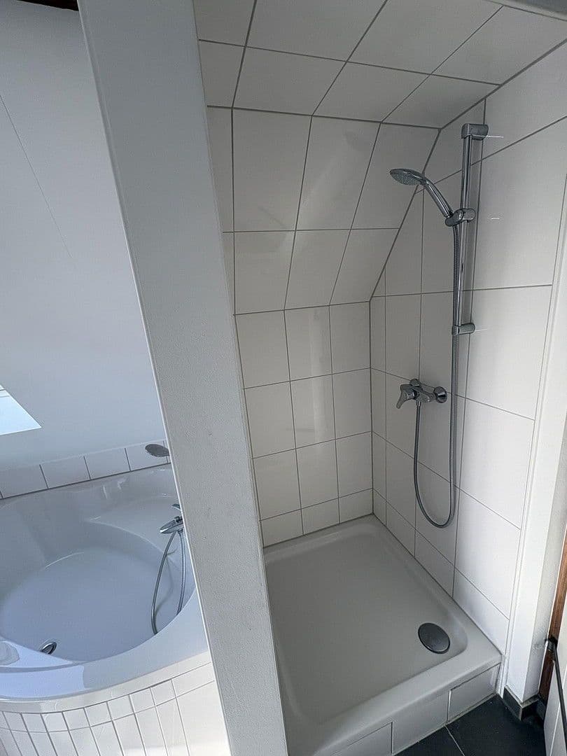 Pronájem domu 175 m², pozemek 500 m², Gundelsheim, Bavorsko Pronájem domu 175 m², pozemek 500 m², Gundelsheim, Bavorsko