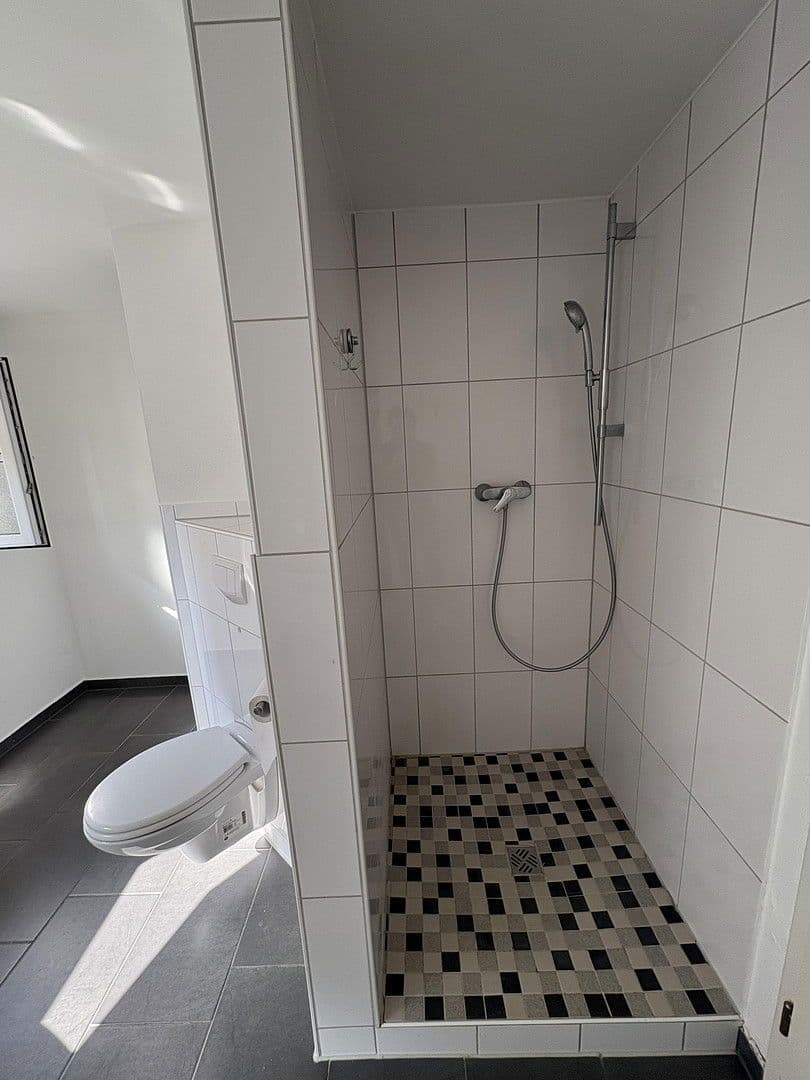 Pronájem domu 175 m², pozemek 500 m², Gundelsheim, Bavorsko Pronájem domu 175 m², pozemek 500 m², Gundelsheim, Bavorsko