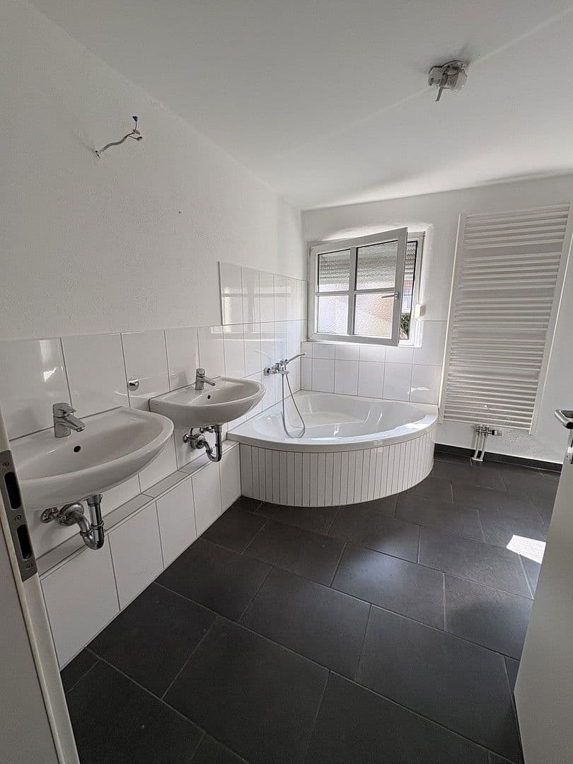 Pronájem domu 175 m², pozemek 500 m², Gundelsheim, Bavorsko Pronájem domu 175 m², pozemek 500 m², Gundelsheim, Bavorsko