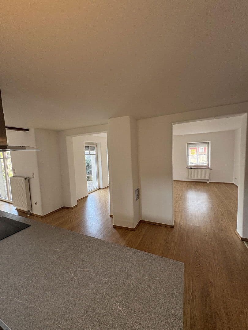 Pronájem domu 175 m², pozemek 500 m², Gundelsheim, Bavorsko Pronájem domu 175 m², pozemek 500 m², Gundelsheim, Bavorsko