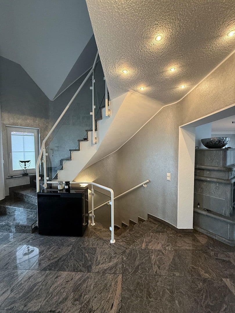 Prodej domu 170 m², pozemek 600 m², Gehrden, Dolní Sasko Prodej domu 170 m², pozemek 600 m², Gehrden, Dolní Sasko