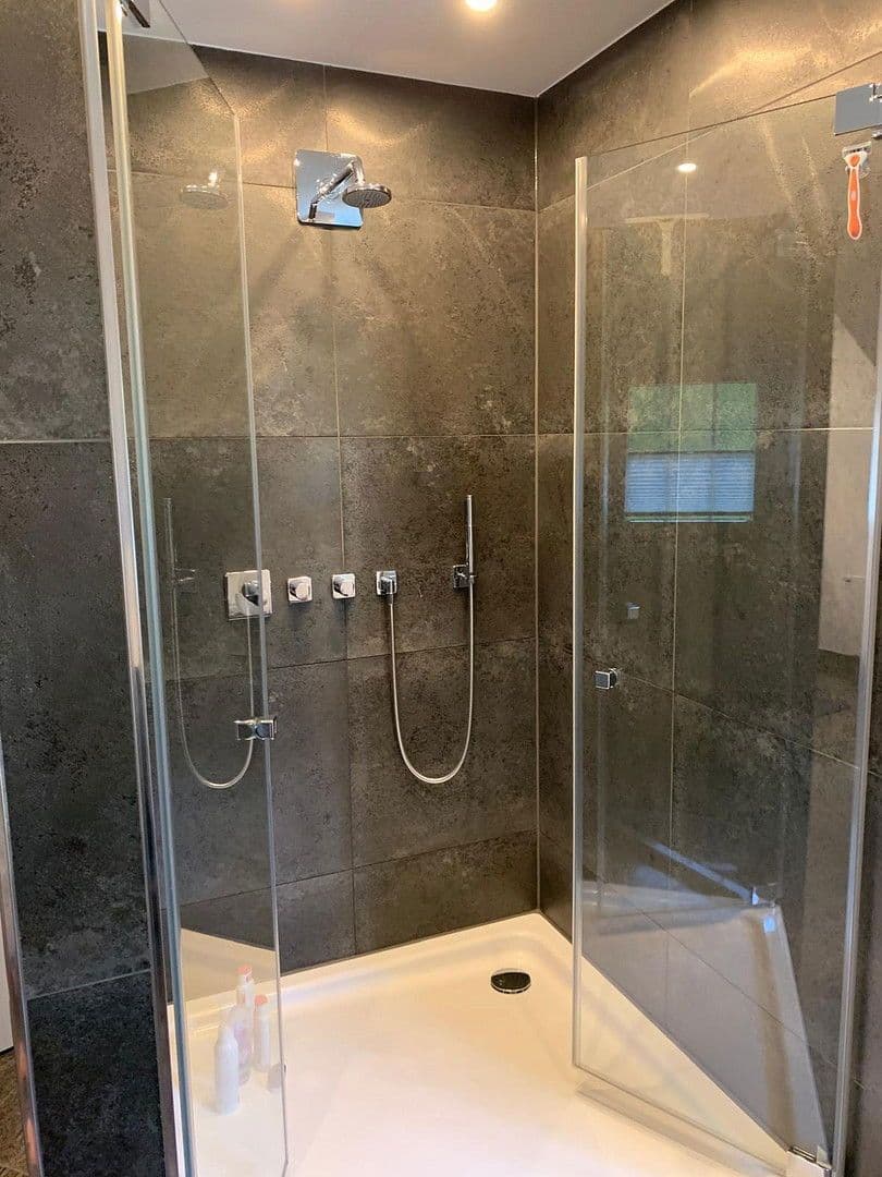 Prodej domu 170 m², pozemek 600 m², Gehrden, Dolní Sasko Prodej domu 170 m², pozemek 600 m², Gehrden, Dolní Sasko