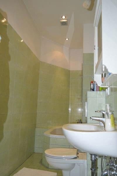 Prodej bytu 3+1 93 m², Sophie-Charlotten-Straße 37, Berlin, Berlín Prodej bytu 3+1 93 m², Sophie-Charlotten-Straße 37, Berlin, Berlín