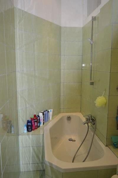 Prodej bytu 3+1 93 m², Sophie-Charlotten-Straße 37, Berlin, Berlín Prodej bytu 3+1 93 m², Sophie-Charlotten-Straße 37, Berlin, Berlín