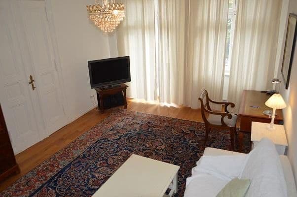 Prodej bytu 3+1 93 m², Sophie-Charlotten-Straße 37, Berlin, Berlín Prodej bytu 3+1 93 m², Sophie-Charlotten-Straße 37, Berlin, Berlín