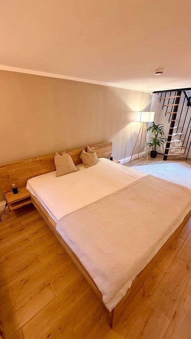 Pronájem bytu 2+kk 60 m², Köln, Severní Porýní-Vestfálsko Pronájem bytu 2+kk 60 m², Köln, Severní Porýní-Vestfálsko