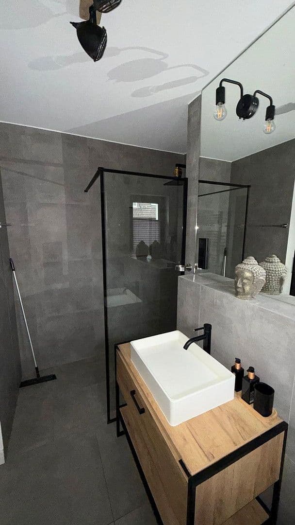 Pronájem bytu 2+kk 60 m², Köln, Severní Porýní-Vestfálsko Pronájem bytu 2+kk 60 m², Köln, Severní Porýní-Vestfálsko