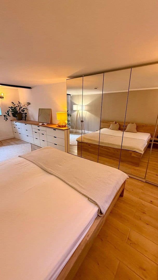 Pronájem bytu 2+kk 60 m², Köln, Severní Porýní-Vestfálsko Pronájem bytu 2+kk 60 m², Köln, Severní Porýní-Vestfálsko