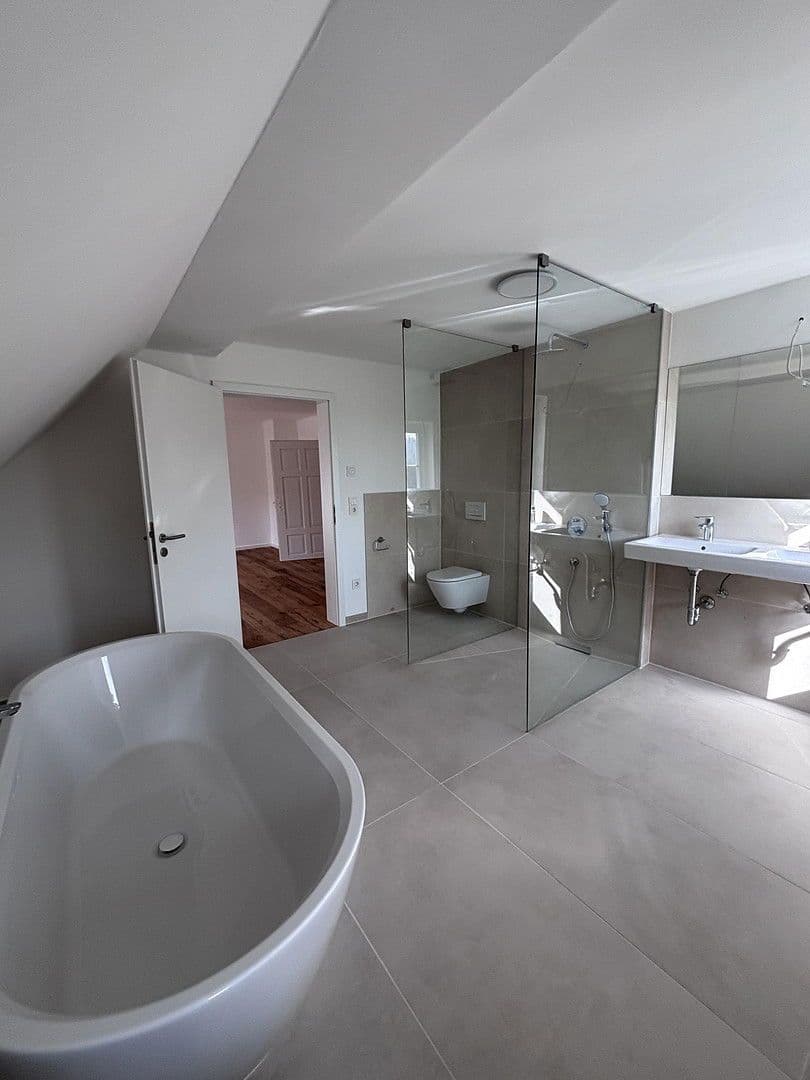 Pronájem bytu 3+1 105 m², Lorch, Bádensko-Württembersko Pronájem bytu 3+1 105 m², Lorch, Bádensko-Württembersko