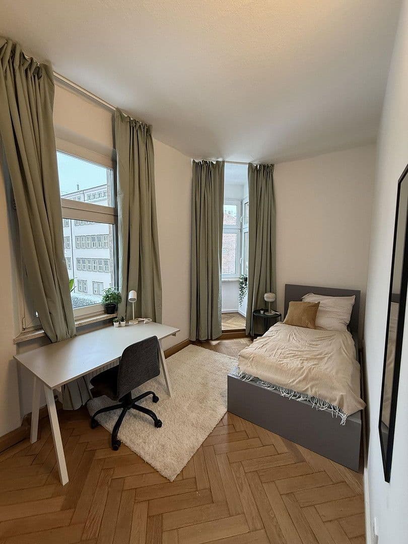 Pronájem bytu 187 m², Pirckheimer Straße 67, Nürnberg, Bavorsko Pronájem bytu 187 m², Pirckheimer Straße 67, Nürnberg, Bavorsko