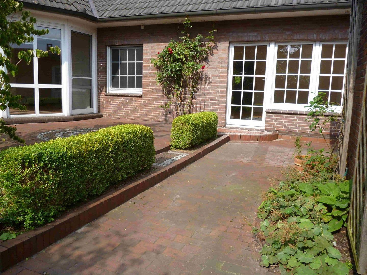 Prodej domu 229 m², pozemek 785 m², Wiefelstede, Dolní Sasko Prodej domu 229 m², pozemek 785 m², Wiefelstede, Dolní Sasko