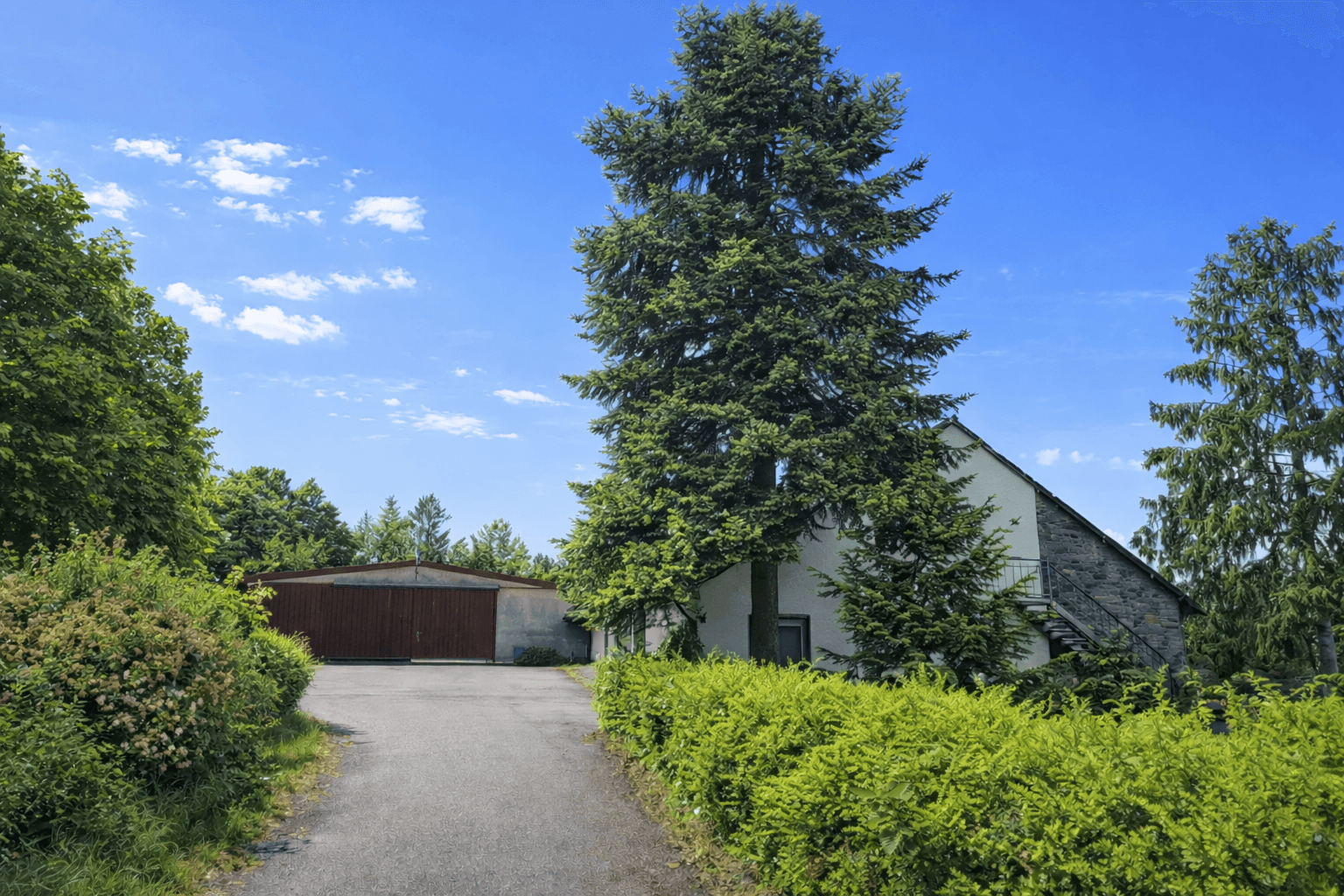 Prodej domu 281 m², pozemek 5.575 m², Konz, Porýní-Falc Prodej domu 281 m², pozemek 5.575 m², Konz, Porýní-Falc