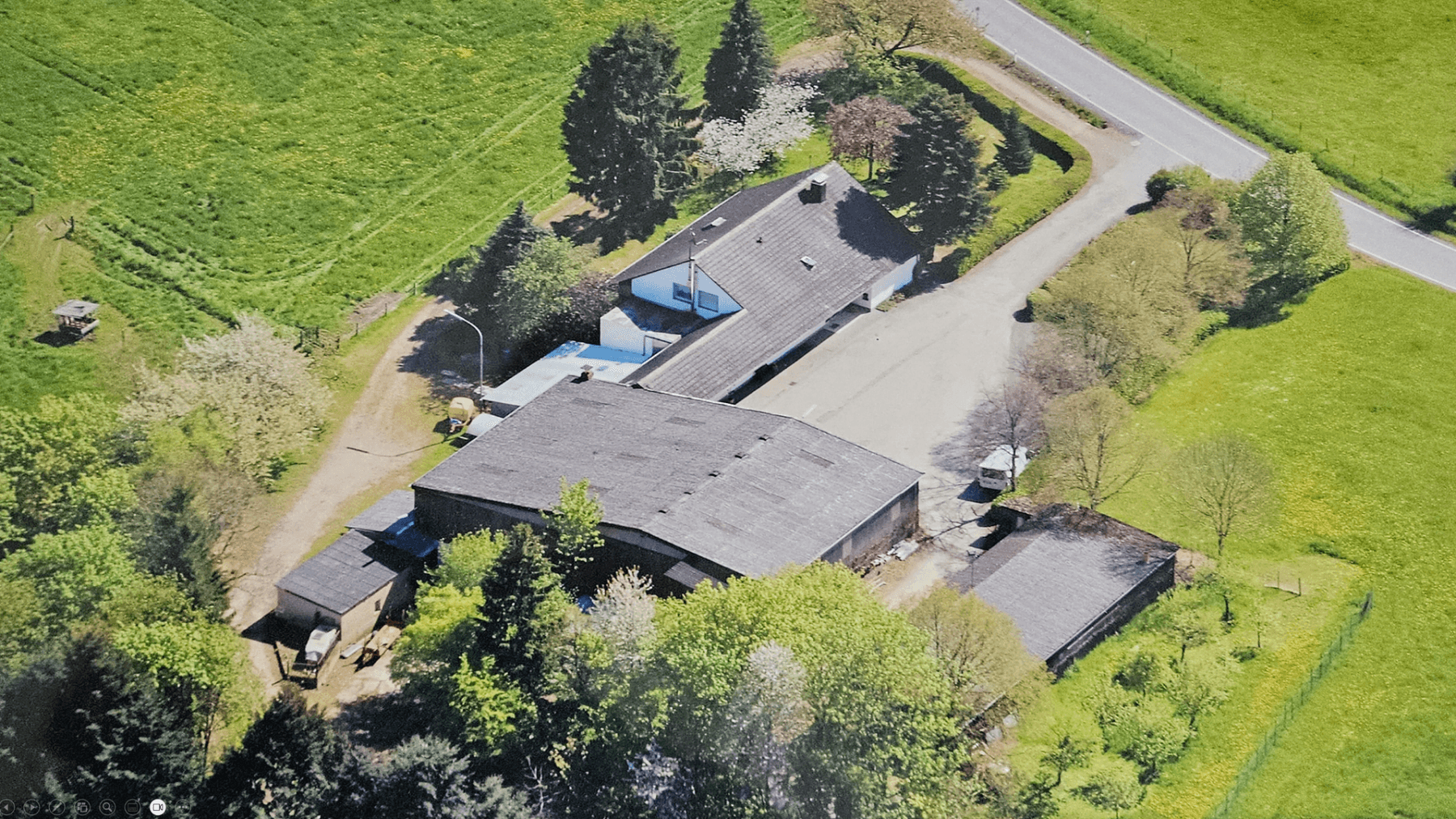 Prodej domu 281 m², pozemek 5.575 m², Konz, Porýní-Falc Prodej domu 281 m², pozemek 5.575 m², Konz, Porýní-Falc