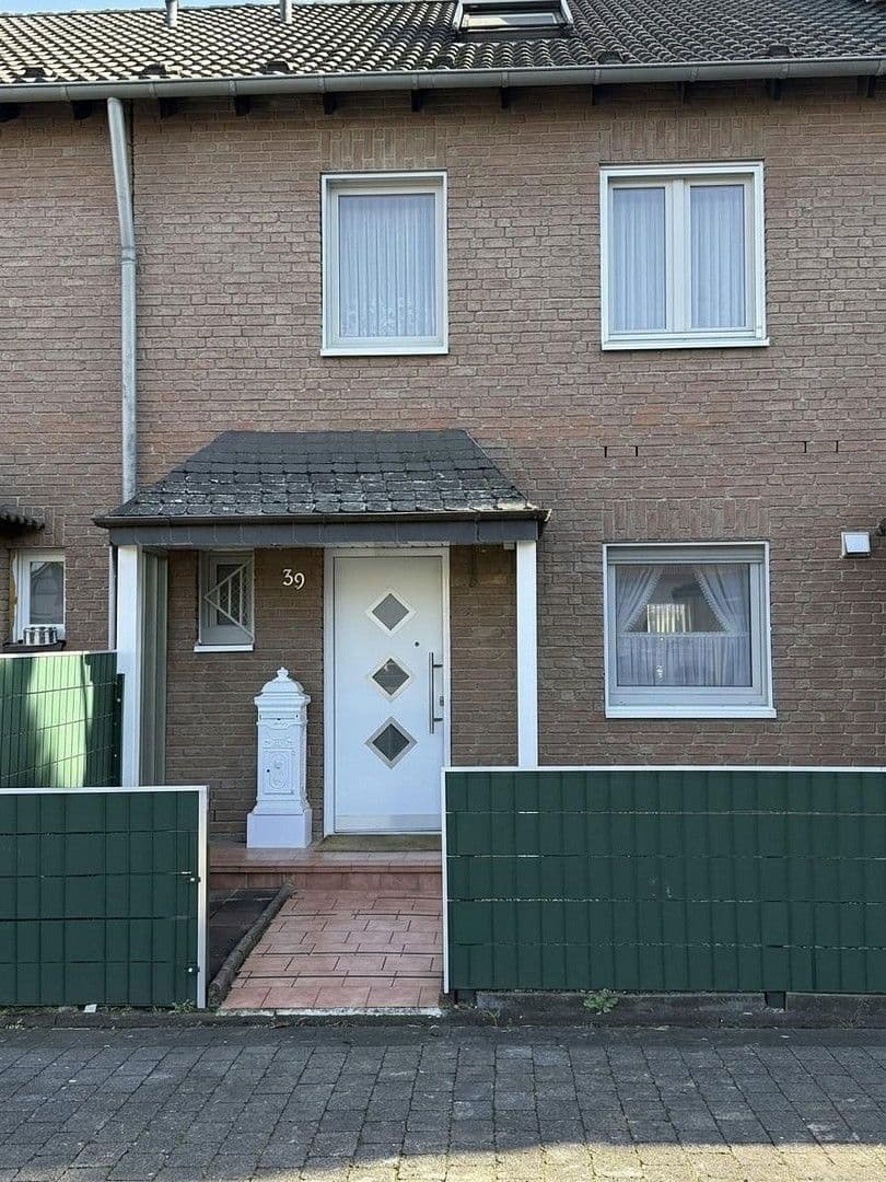 Prodej domu 115 m², pozemek 170 m², Händelstraße 39, Niederkassel, Severní Porýní-Vestfálsko Prodej domu 115 m², pozemek 170 m², Händelstraße 39, Niederkassel, Severní Porýní-Vestfálsko