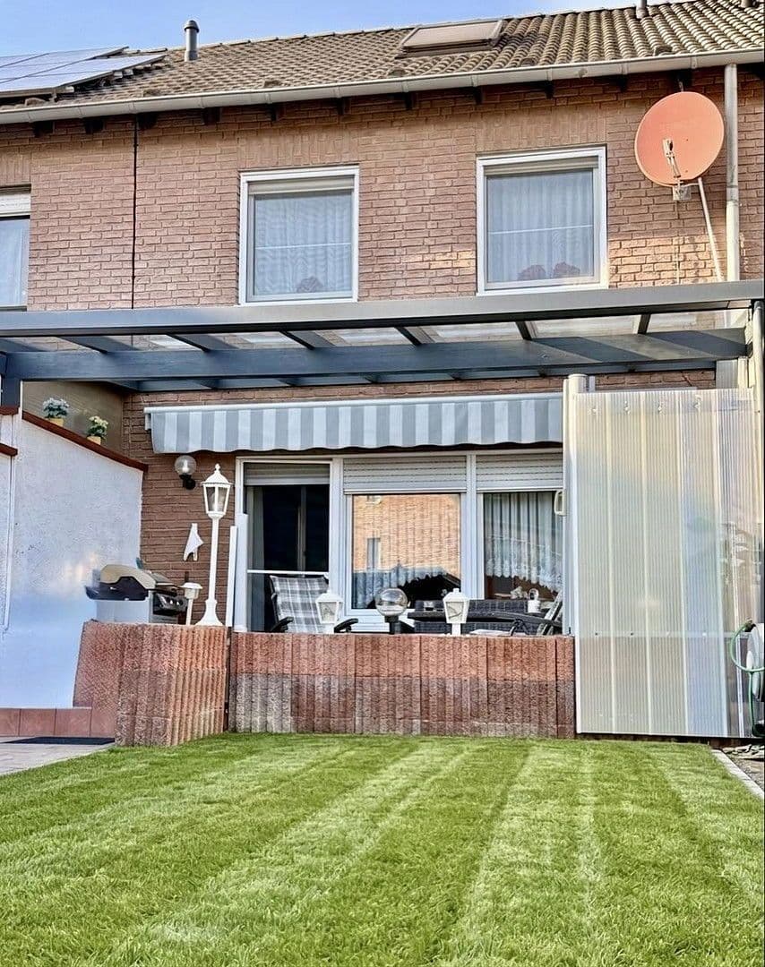 Prodej domu 115 m², pozemek 170 m², Händelstraße 39, Niederkassel, Severní Porýní-Vestfálsko Prodej domu 115 m², pozemek 170 m², Händelstraße 39, Niederkassel, Severní Porýní-Vestfálsko