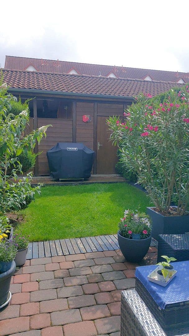 Prodej domu 115 m², pozemek 128 m², Laatzen, Dolní Sasko Prodej domu 115 m², pozemek 128 m², Laatzen, Dolní Sasko