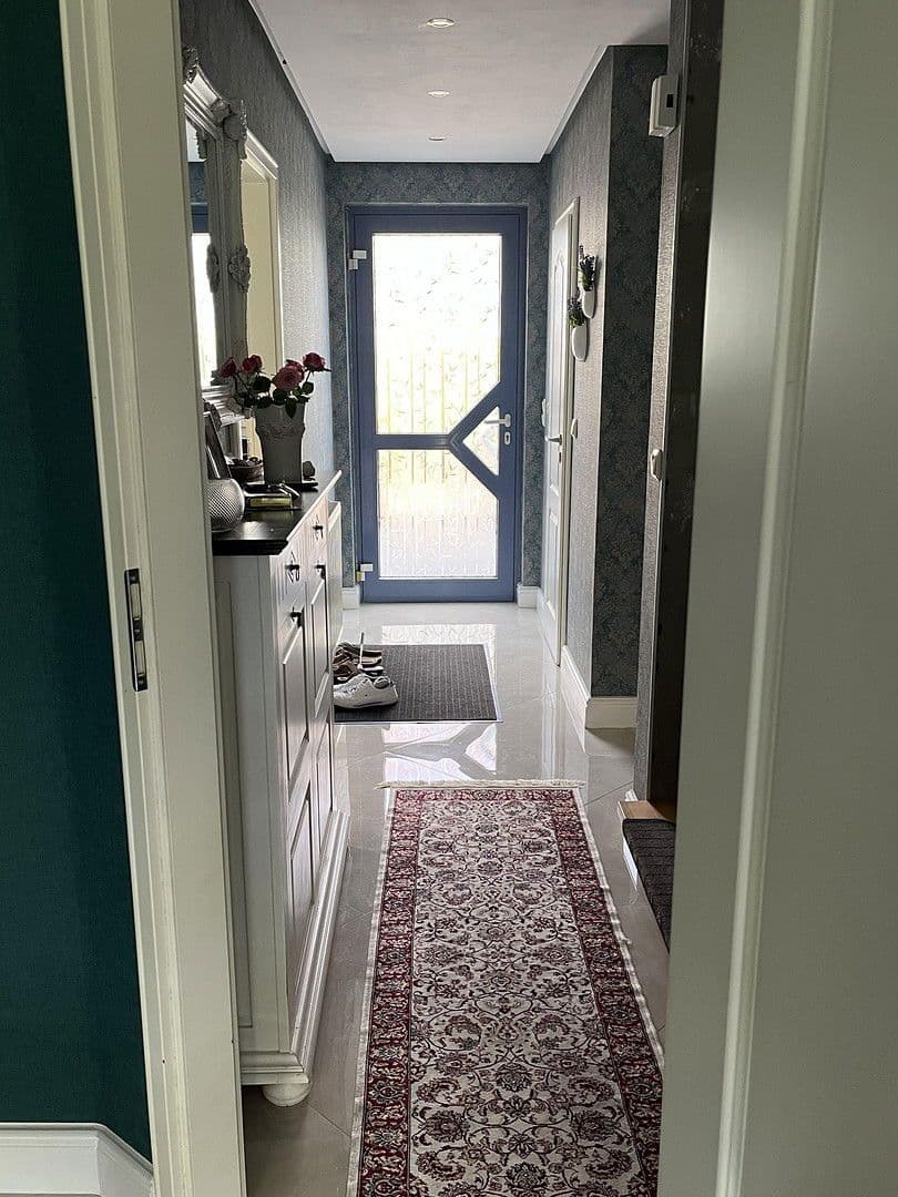 Prodej domu 115 m², pozemek 128 m², Laatzen, Dolní Sasko Prodej domu 115 m², pozemek 128 m², Laatzen, Dolní Sasko