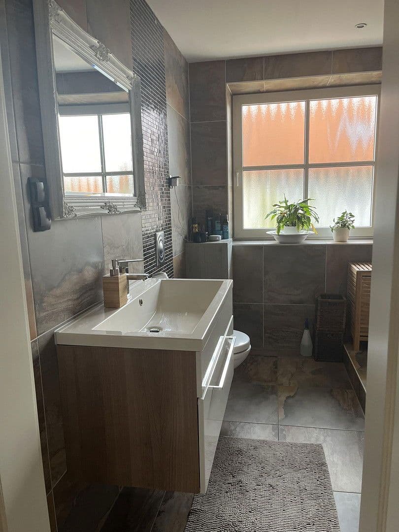 Prodej domu 115 m², pozemek 128 m², Laatzen, Dolní Sasko Prodej domu 115 m², pozemek 128 m², Laatzen, Dolní Sasko