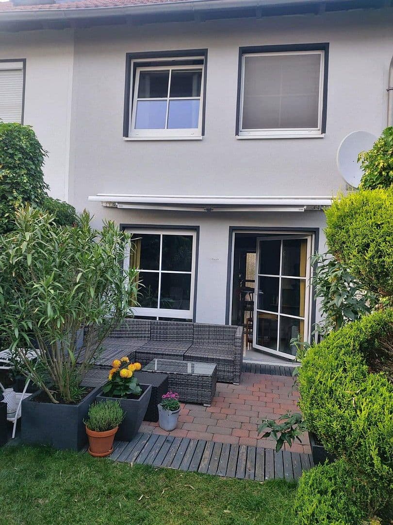 Prodej domu 115 m², pozemek 128 m², Laatzen, Dolní Sasko Prodej domu 115 m², pozemek 128 m², Laatzen, Dolní Sasko